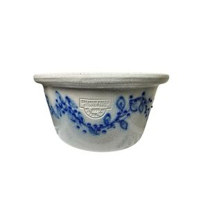 Vtg 1998 Salmon Falls Stoneware Blueberry Vines Salt Glazed Pottery Bowl Crock